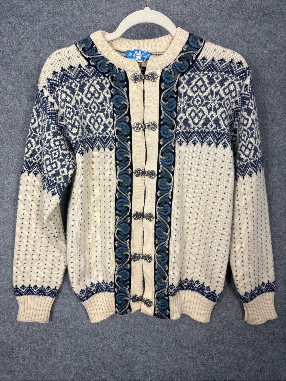 Vintage New Zealand Wool Fair Isle Nordic Cardigan Sweater Pewter Clasp Size 38